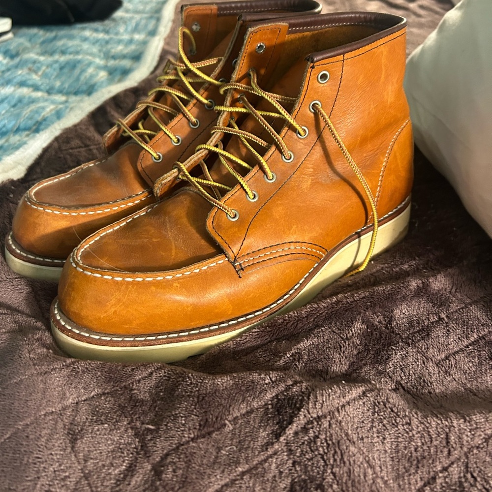 Red Wing women’s size 9 boots